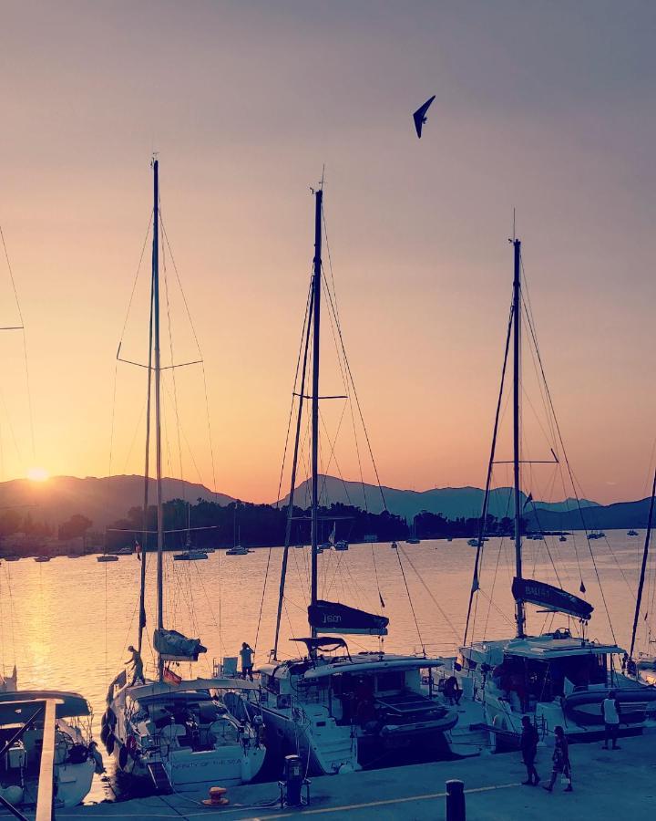 The Manessi City Boutique Hotel Poros Town Екстер'єр фото