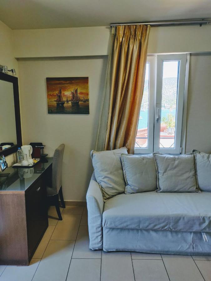 The Manessi City Boutique Hotel Poros Town Екстер'єр фото