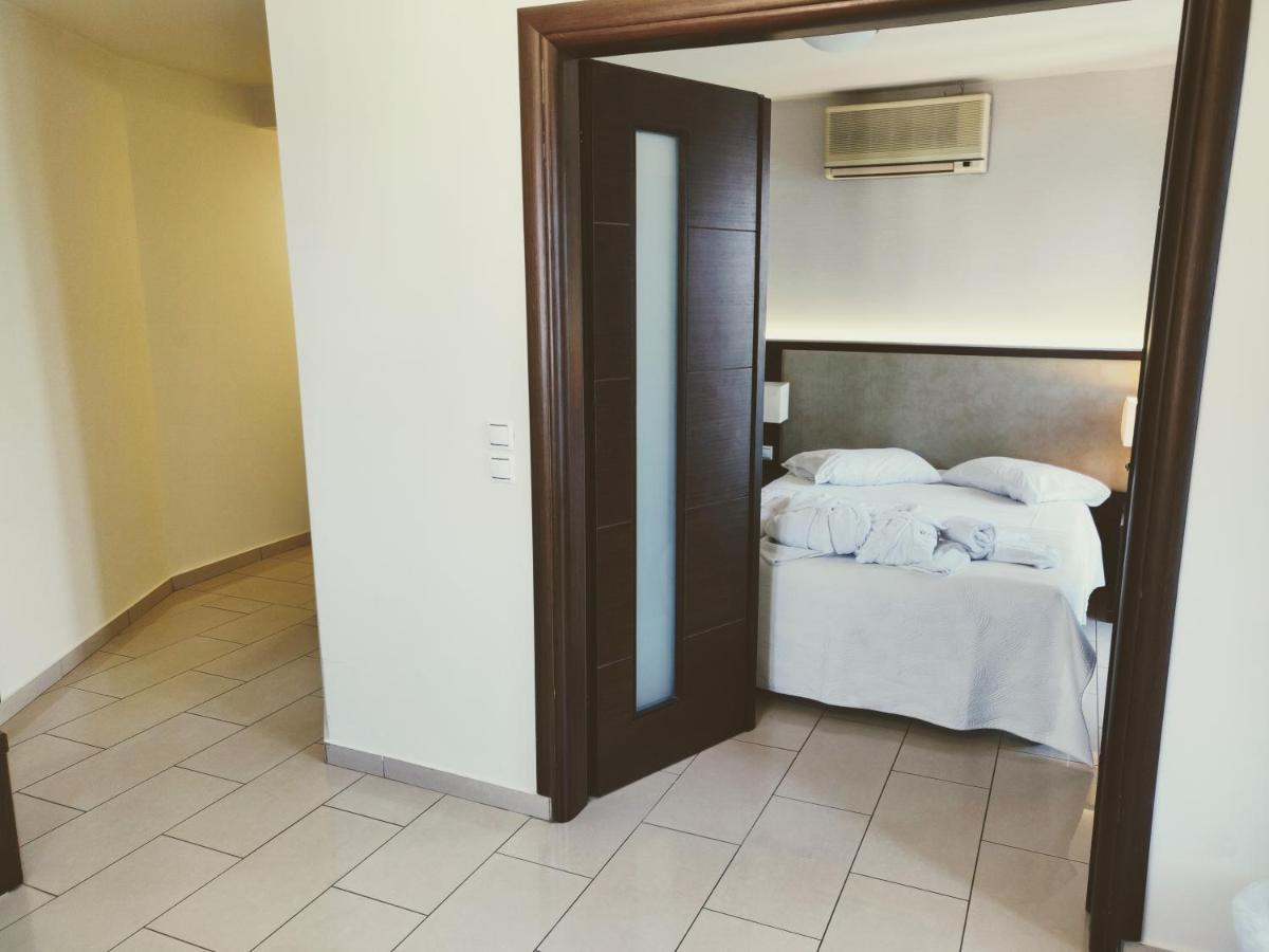 The Manessi City Boutique Hotel Poros Town Екстер'єр фото