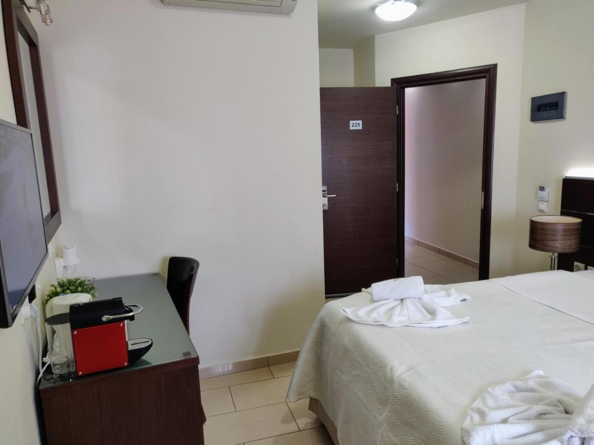 The Manessi City Boutique Hotel Poros Town Екстер'єр фото