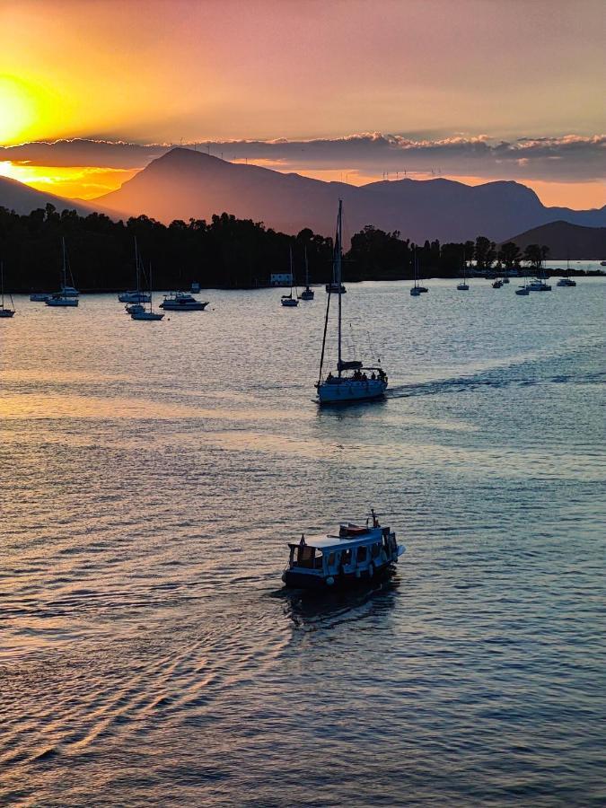 The Manessi City Boutique Hotel Poros Town Екстер'єр фото