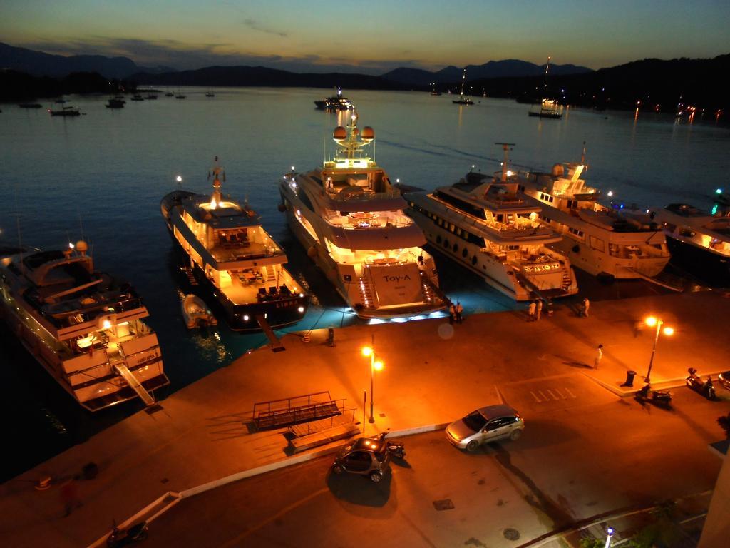 The Manessi City Boutique Hotel Poros Town Екстер'єр фото