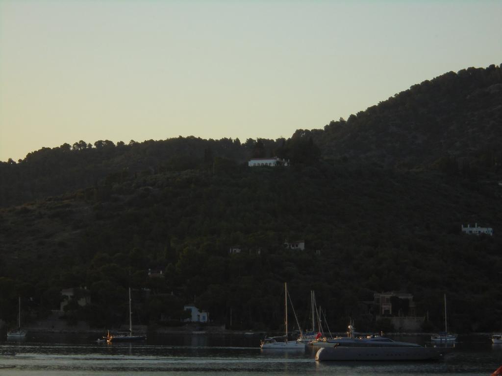 The Manessi City Boutique Hotel Poros Town Екстер'єр фото