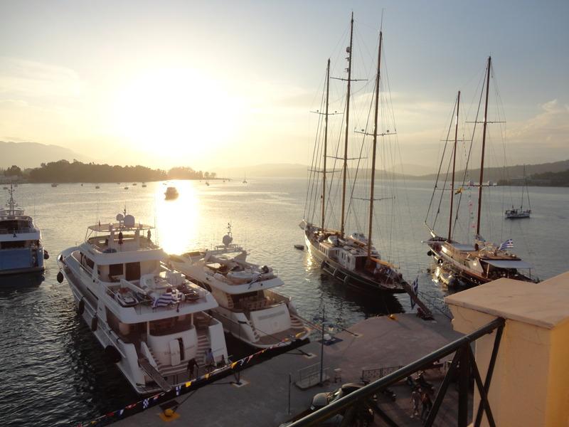 The Manessi City Boutique Hotel Poros Town Екстер'єр фото
