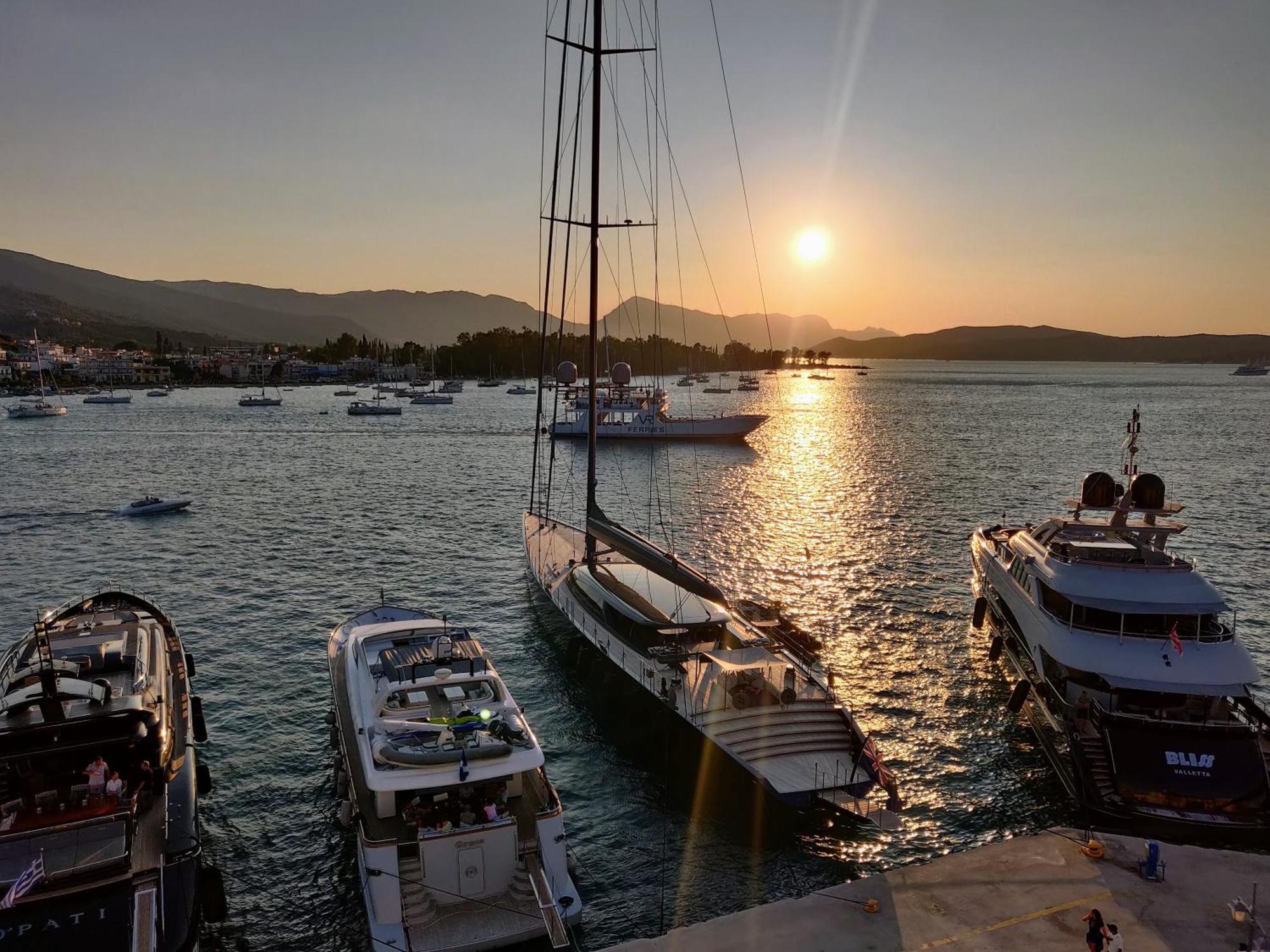 The Manessi City Boutique Hotel Poros Town Екстер'єр фото