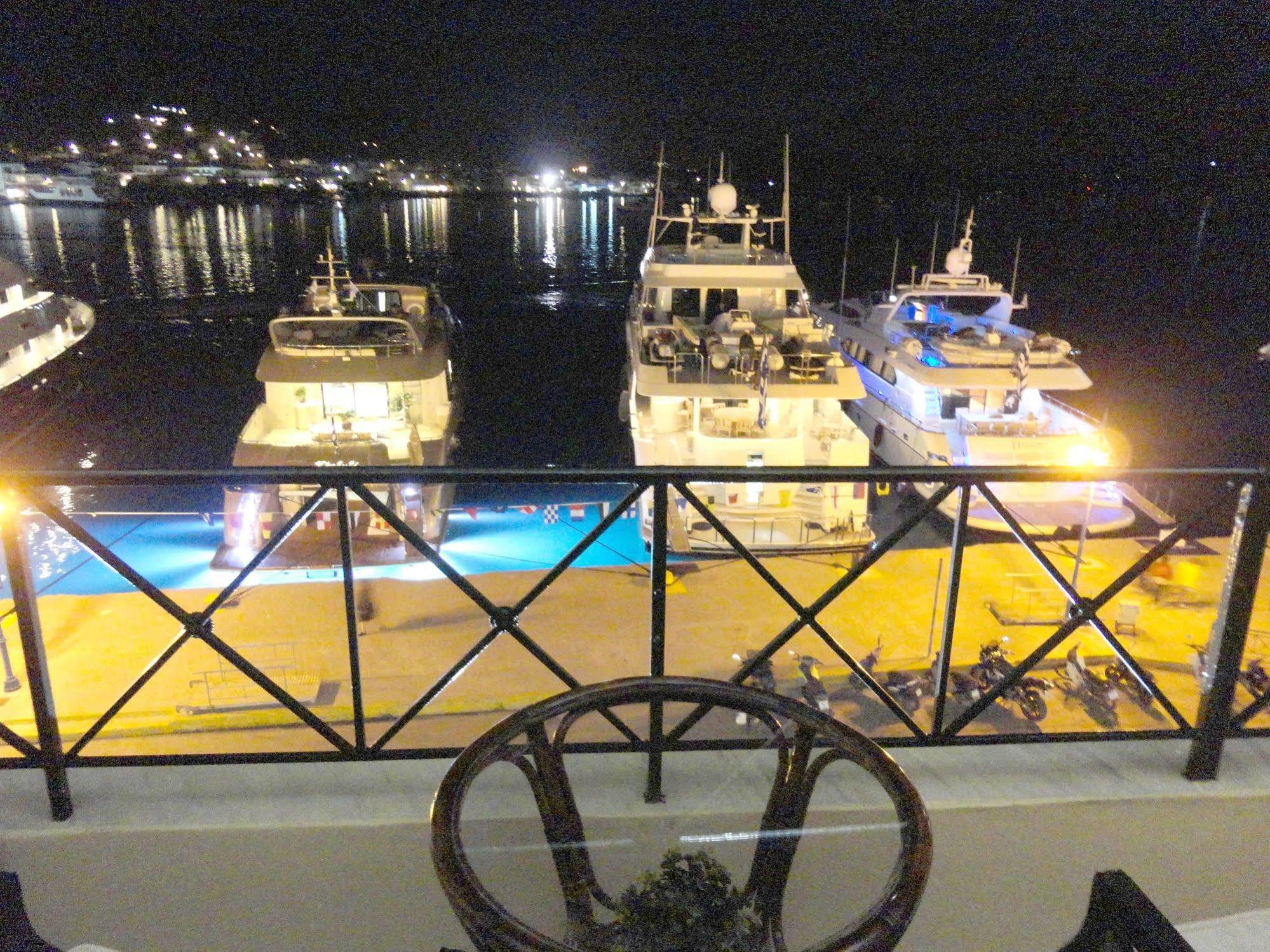 The Manessi City Boutique Hotel Poros Town Екстер'єр фото
