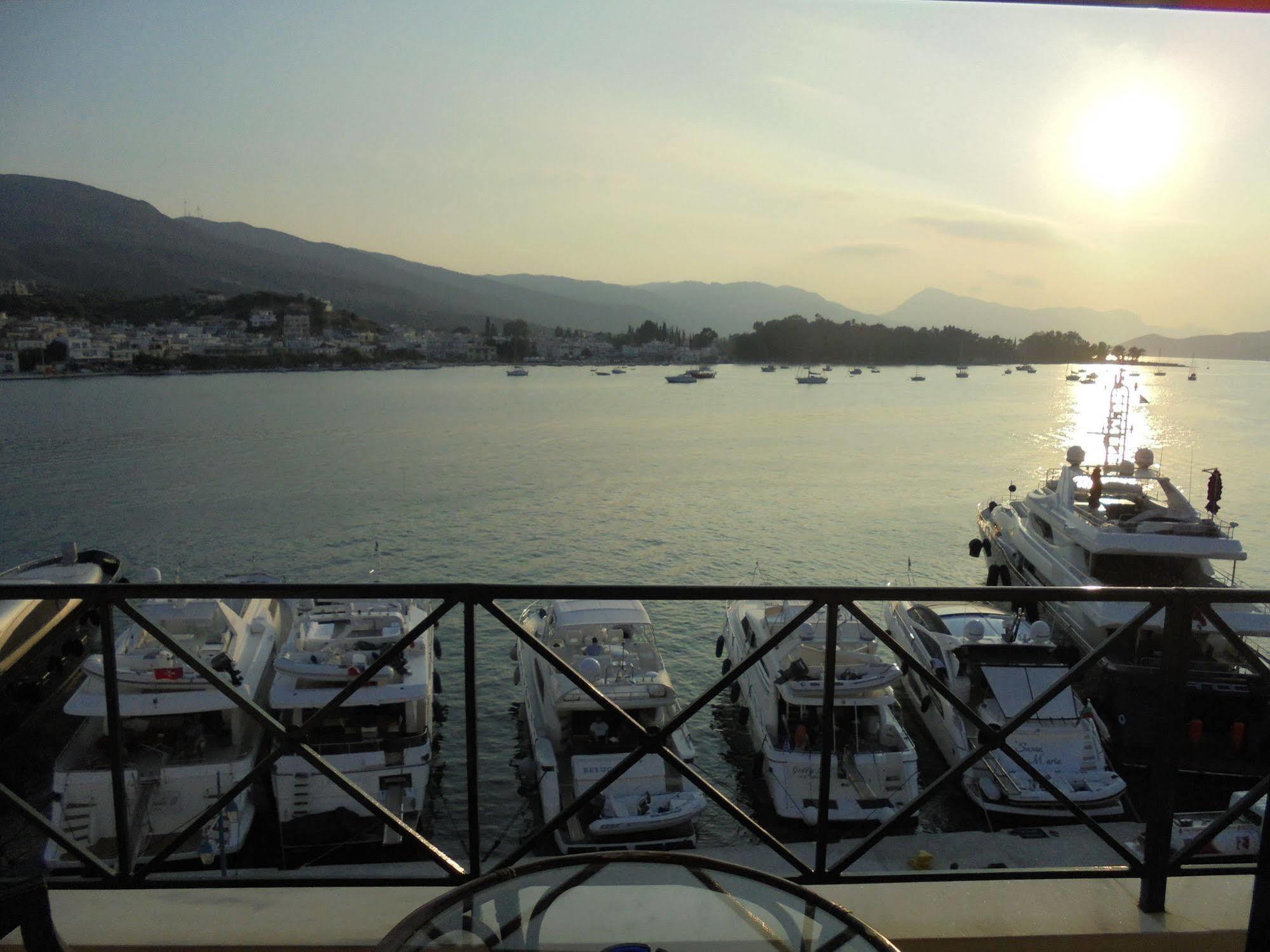 The Manessi City Boutique Hotel Poros Town Екстер'єр фото