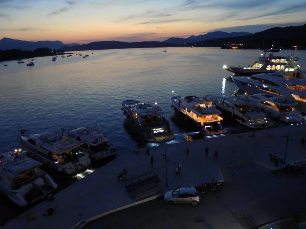 The Manessi City Boutique Hotel Poros Town Екстер'єр фото